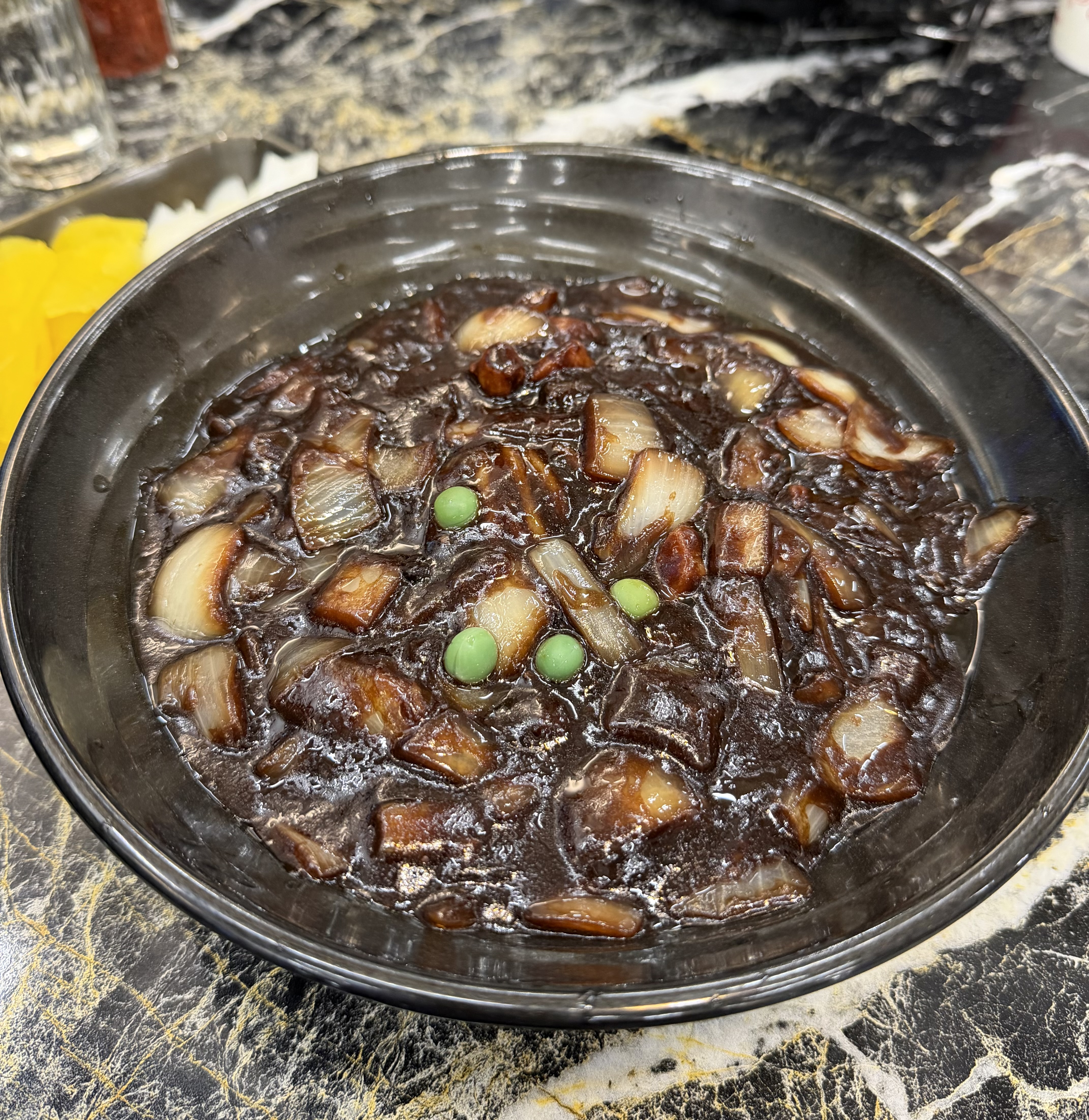 ソウルのジャジャンミョン（黒豆炒めソース麺）おすすめ店2026：ブラックデーの伝統・デリバリー文化・人気レストラン完全ガイド