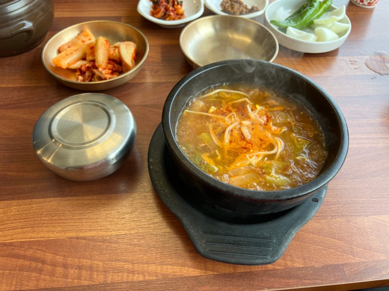 Eating Alone in Korea: The Complete Honbap Guide — Solo BBQ, Minimum Orders & Best Spots