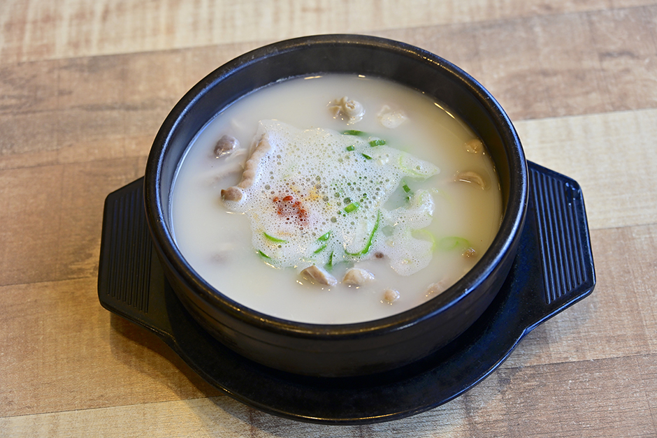 Yangsan King Pork Soup Rice (양산왕돼지국밥)