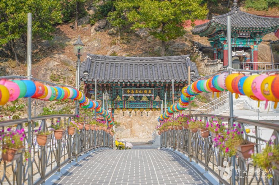 Okcheonam Hermitage