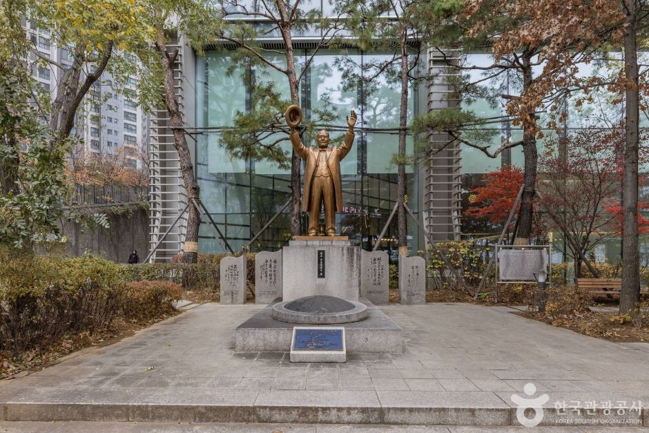 海公申翼熙先生銅像