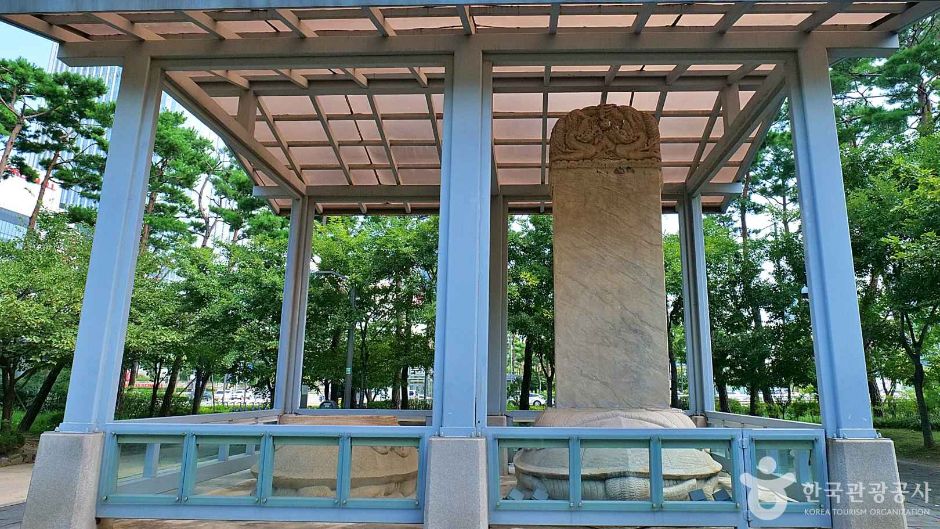 Samjeondo Monument (Seoul)