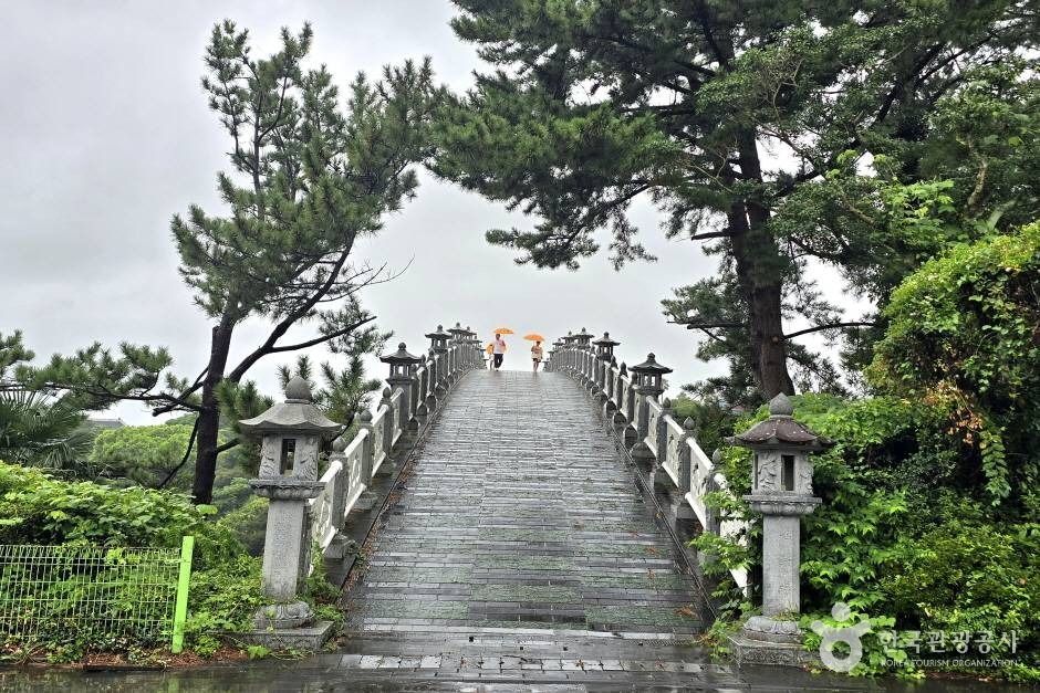 Seonimgyo Bridge