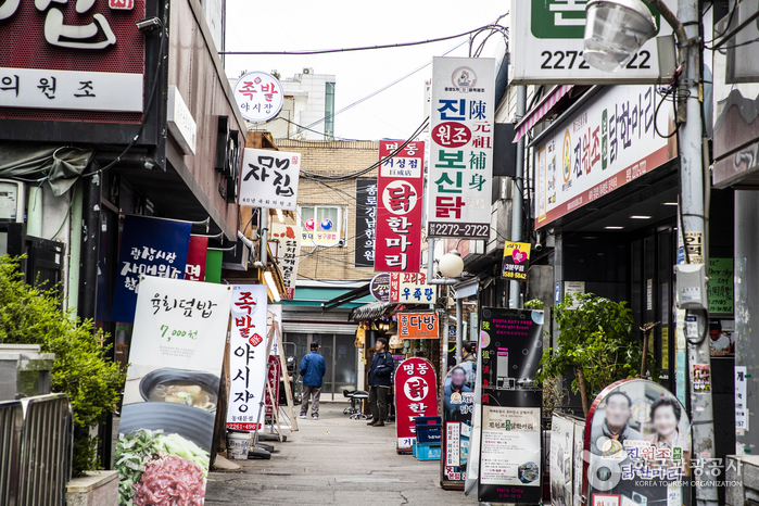 Seoul Dongdaemun Dak Han-mari (Chicken Stew) Alley