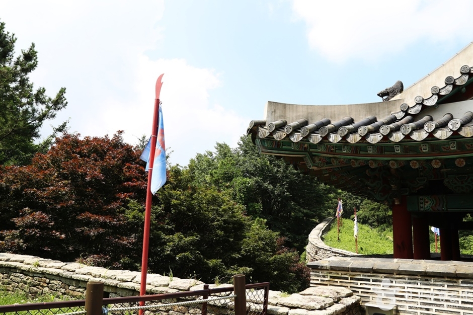 金正山城要塞の卒業生