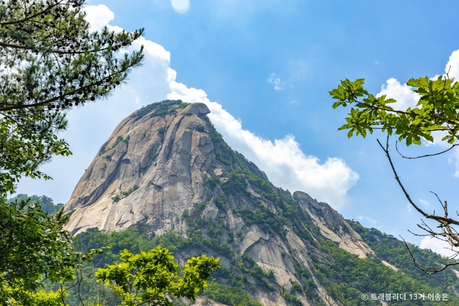 北漢山白雲台（牛耳洞）