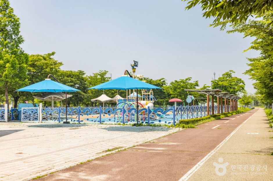 ヌールピルウン公園