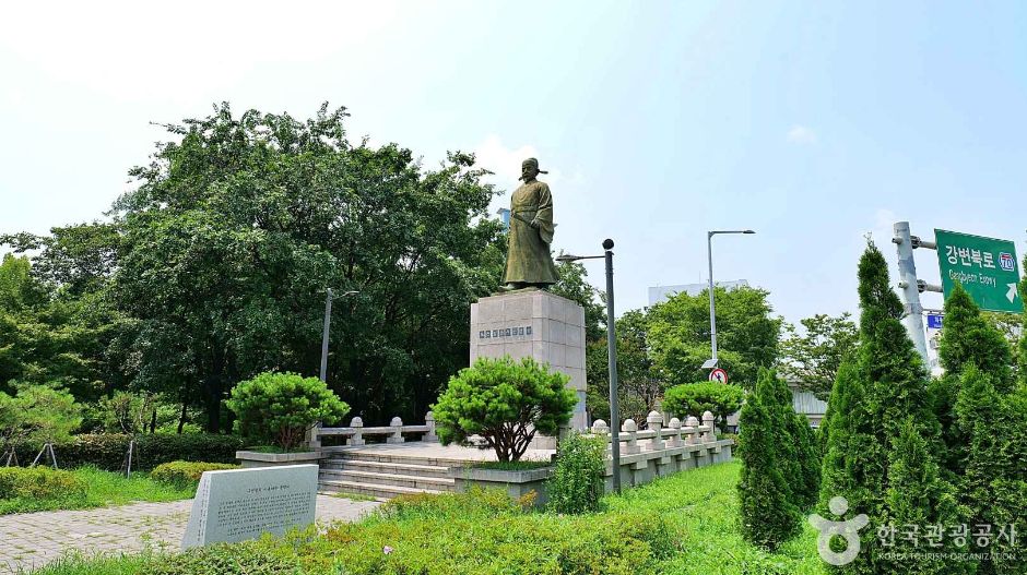 Statue of Jeong Mong-ju