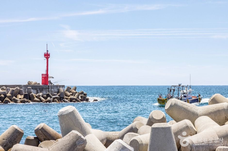 Bomok Port