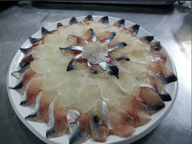Jaridom Hoetjip (Raw Fish Restaurant)
