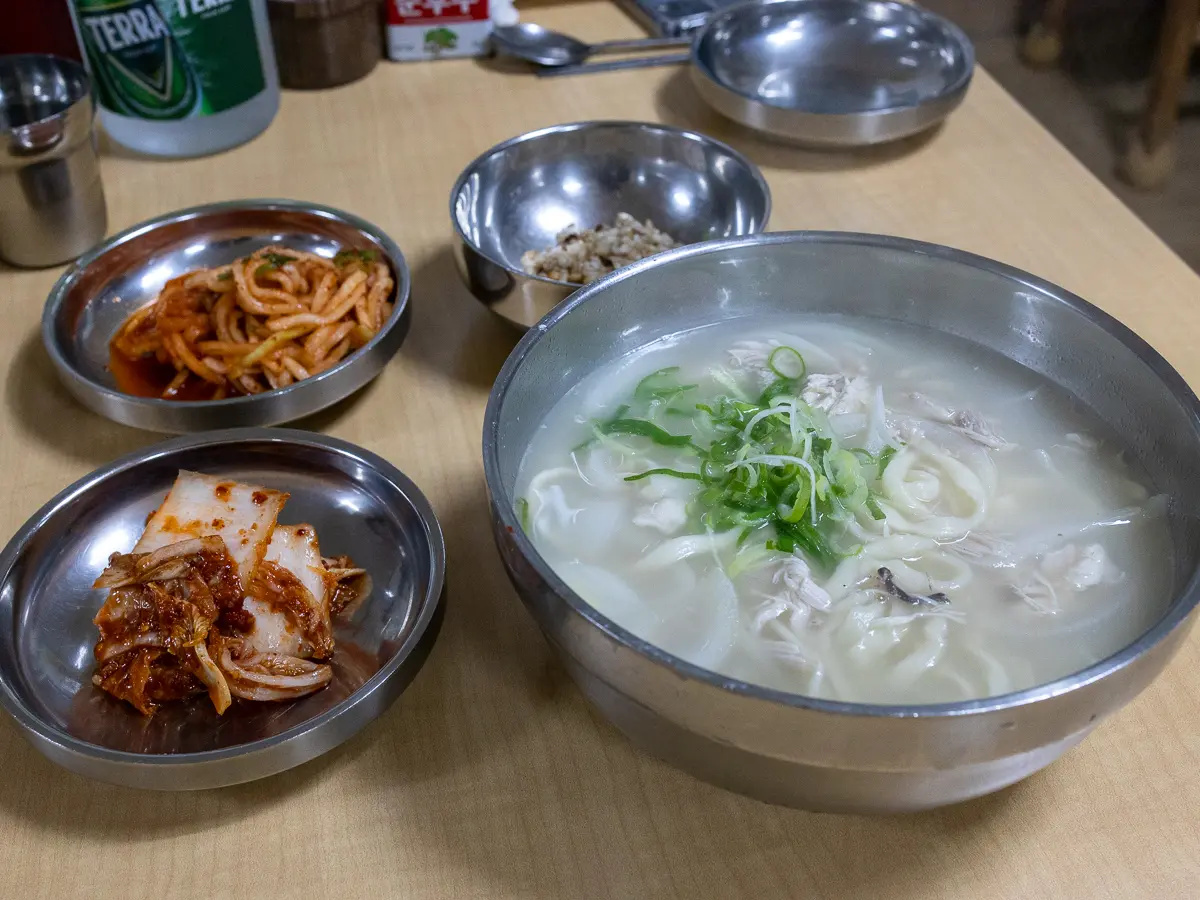 Mangangchon Old-fashioned Kalguksu (만강촌옛날칼국수)