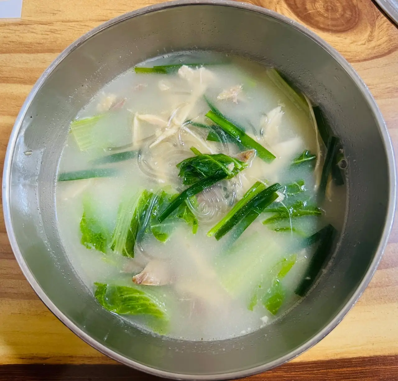 Seongsan Famous Restaurant Seonghwanine Chicken Kalguksu (성산맛집 성환이네 닭칼국수)