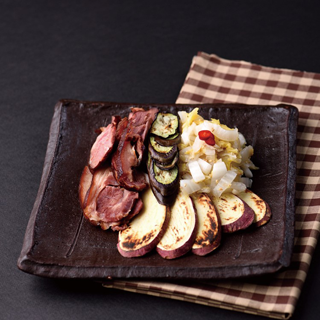 Bossam (Boiled Pork Wraps)