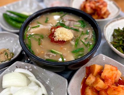 Hapcheon Illyu Dwaejigukbap (합천일류돼지국밥)