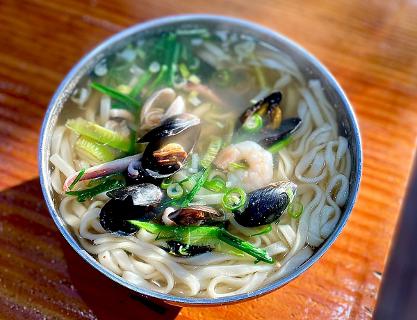 Haemul Wangchang Kalguksu (해물왕창칼국수)