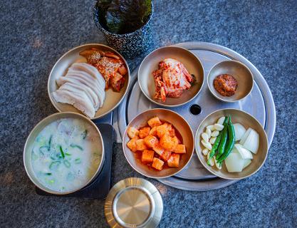 Jeongjitgan (정짓간 돼지국밥 & 막국수)