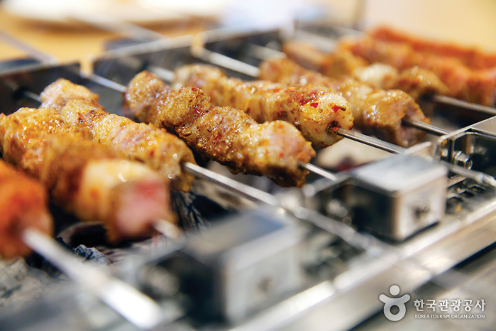 Jayang-dong Yangkkochi (Lamb Skewer) Alley (Chinese Food Culture Street)