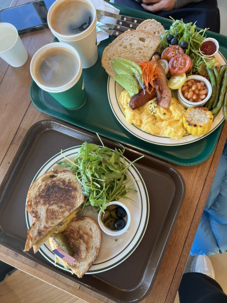 Korean Brunch Culture: Where Locals Eat on Weekends