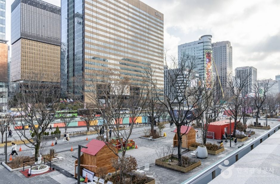 Gwanghwamun Square gallery image 3